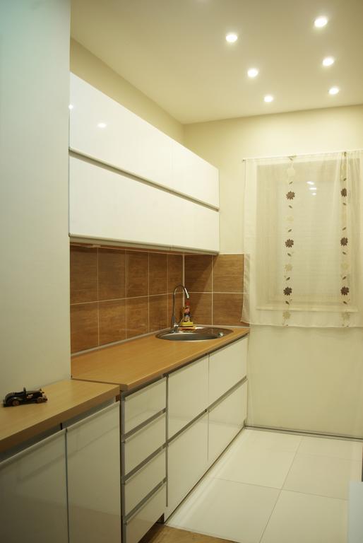 Square Studio Apartment Ni Buitenkant foto