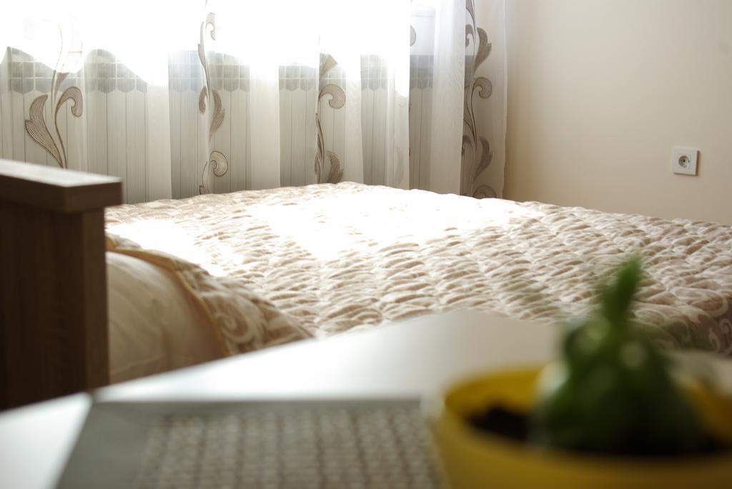Square Studio Apartment Ni Buitenkant foto